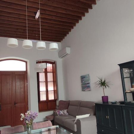 La Violetera en el centro histórico de Almería Almeria Exterior foto